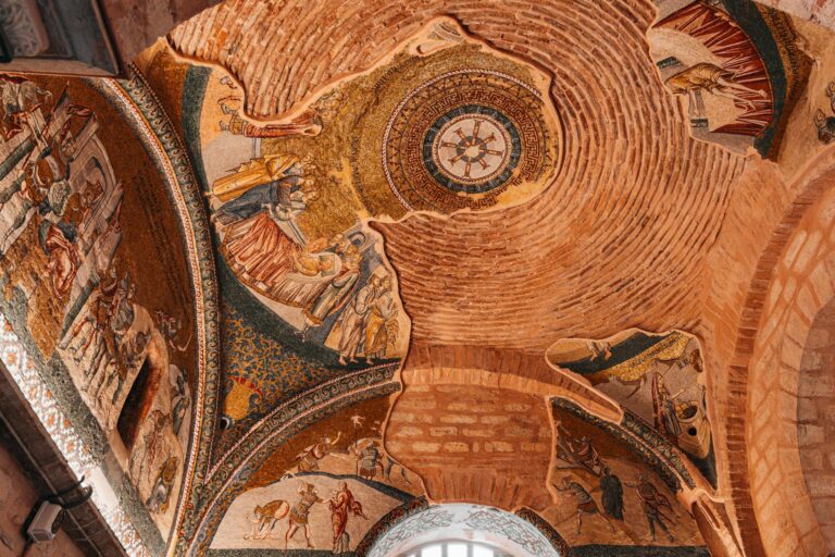 15 Scariest Scenes in Film History - Featured image