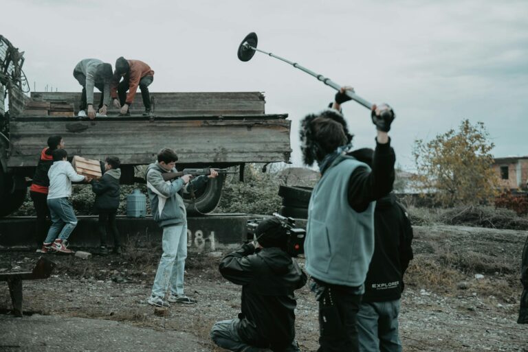 Behind the Scenes: Insights from Actors on Set - Featured image