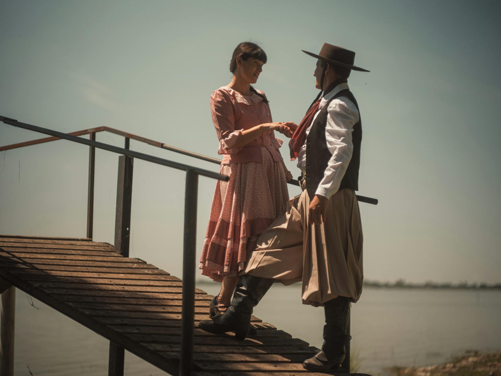 How Do Historical Events Shape the Narrative Structure of Lincoln?