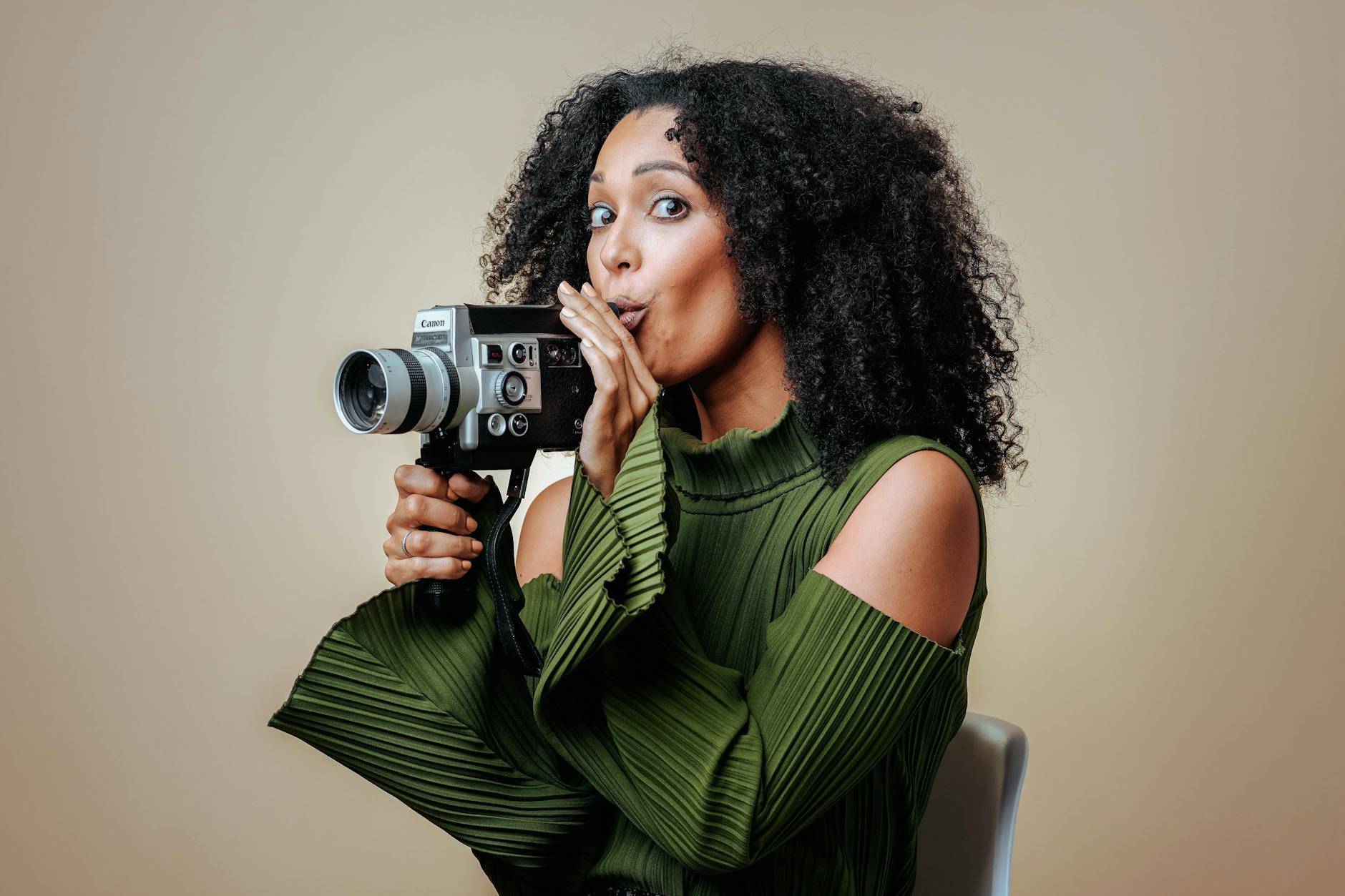 Humor Content: Rude Jokes and Comedy Style Examined