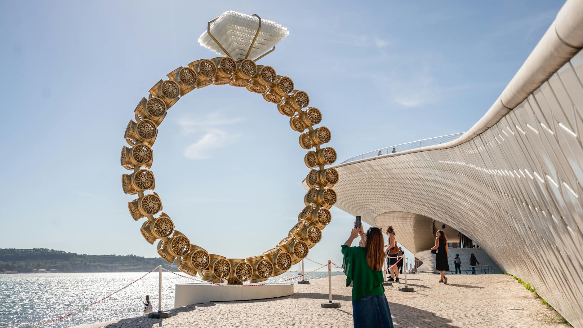 Technical Challenges and Solutions in Avatar's Virtual Production