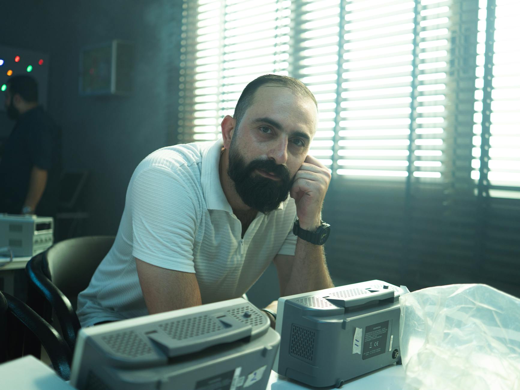 What Makes Cinematic Techniques in Independent Films Different from Studio Productions?