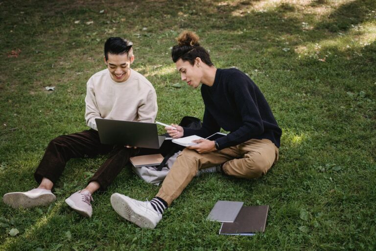 Why Avatar 3 Online Discussions Look More Negative Than Positive - Featured image