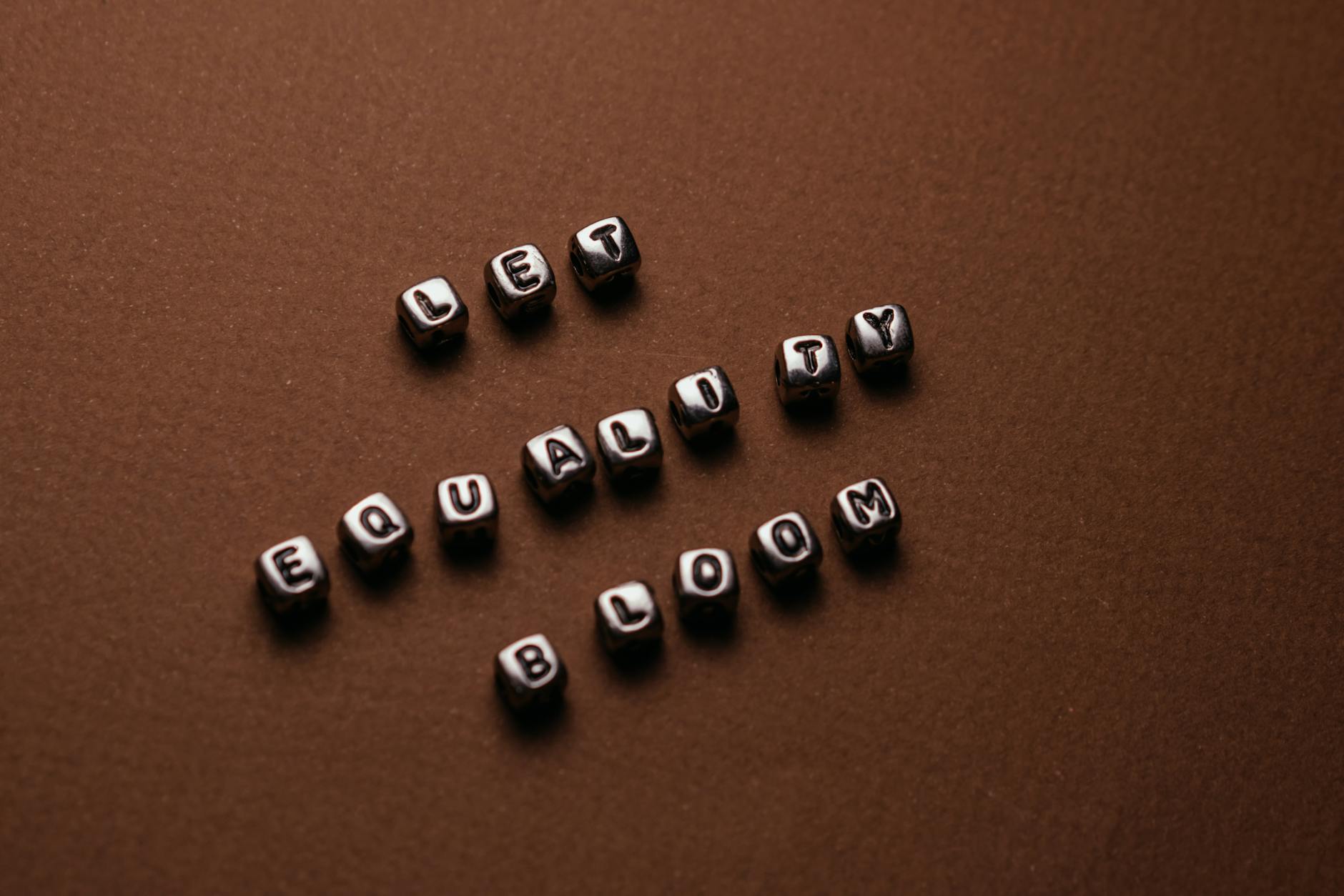 How Campaign Strategy Shapes Voting Behavior vs. Public Perception