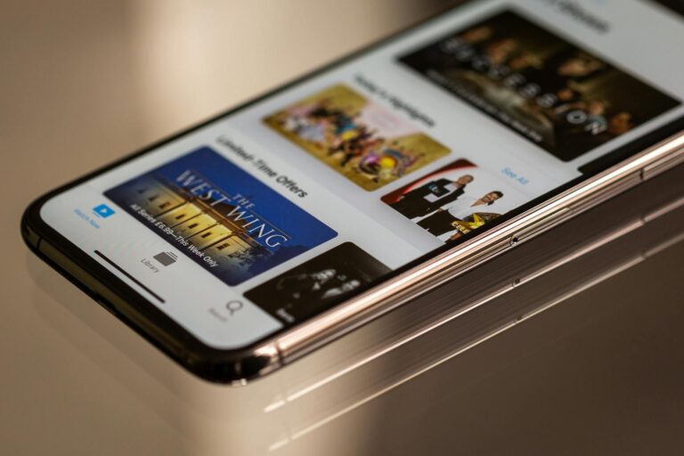 Imdb Rating Everything - What Is the IMDb Rating for Everything Everywhere All at Once