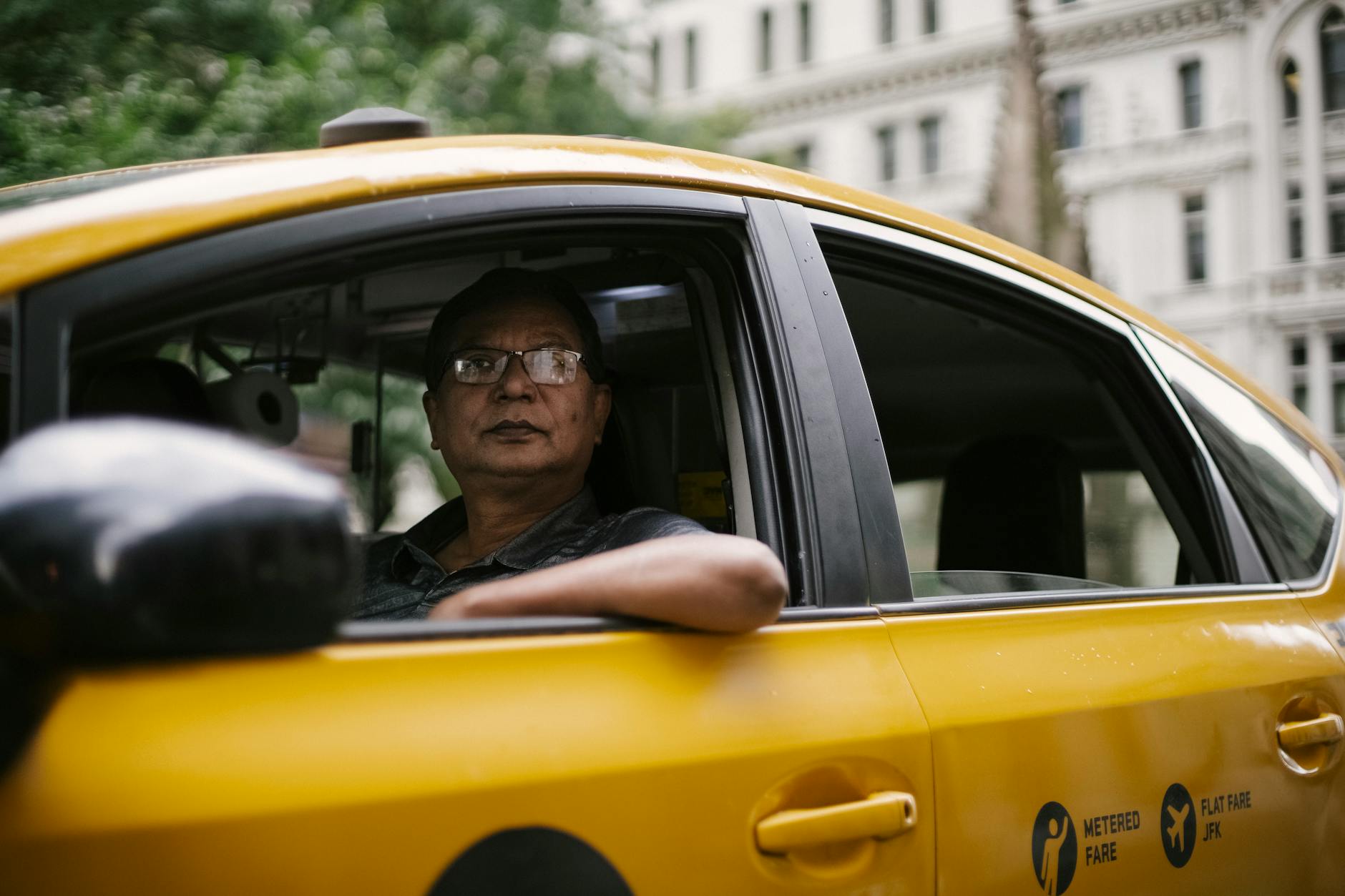 How Does Taxi Driver's 8.2 Rating Compare to Other Classic Films?