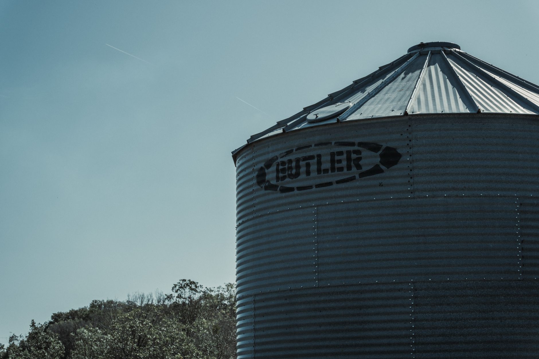 Silo season 3 premiere works despite familiar sci-fi formula tropes - Featured image
