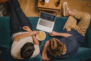 Roku device offers affordable hardware plus hundreds of free streaming shows and movies - Featured image