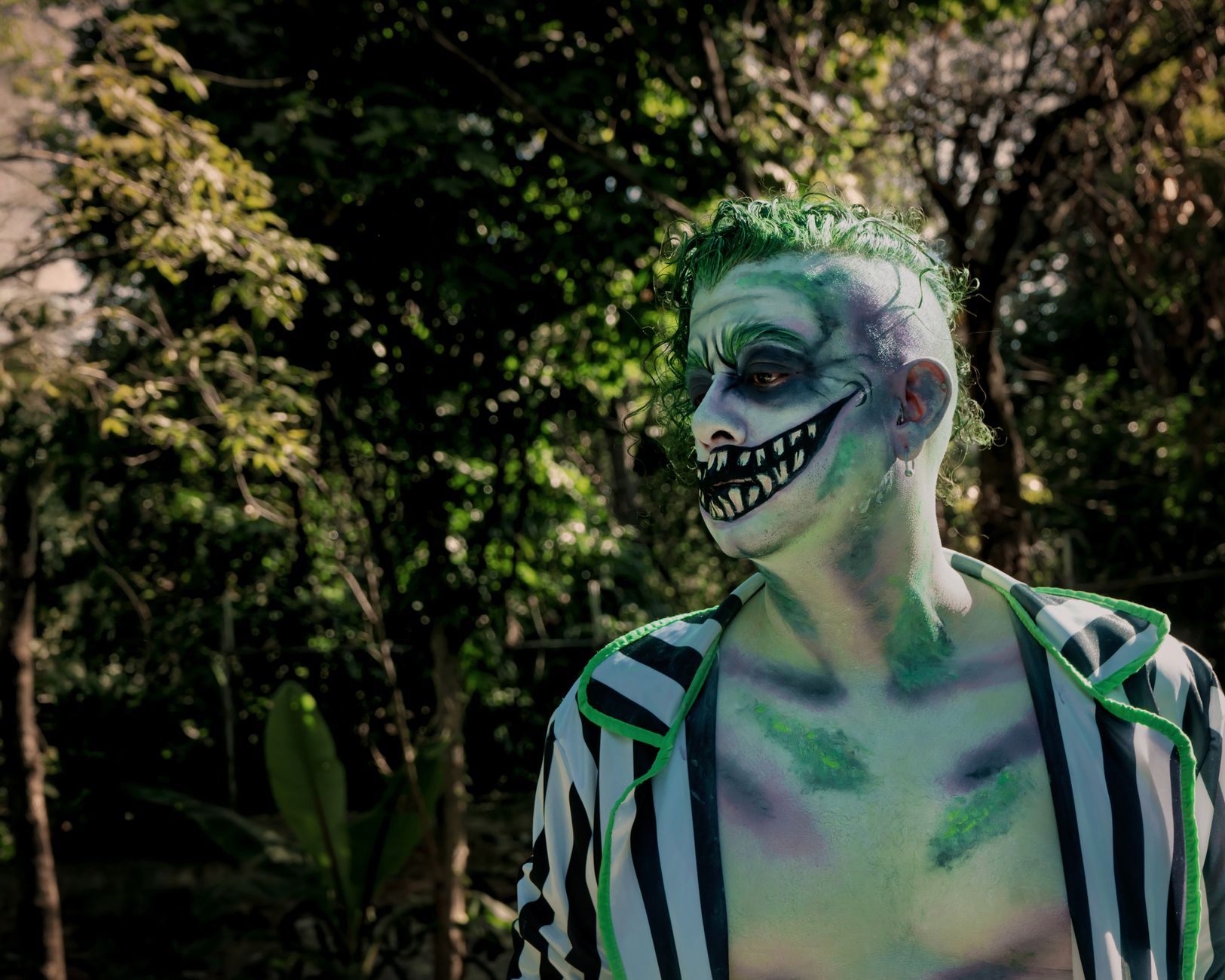 Beetlejuice (1988) Movie Runtime: Length, End Credits, and Available Versions - Featured image