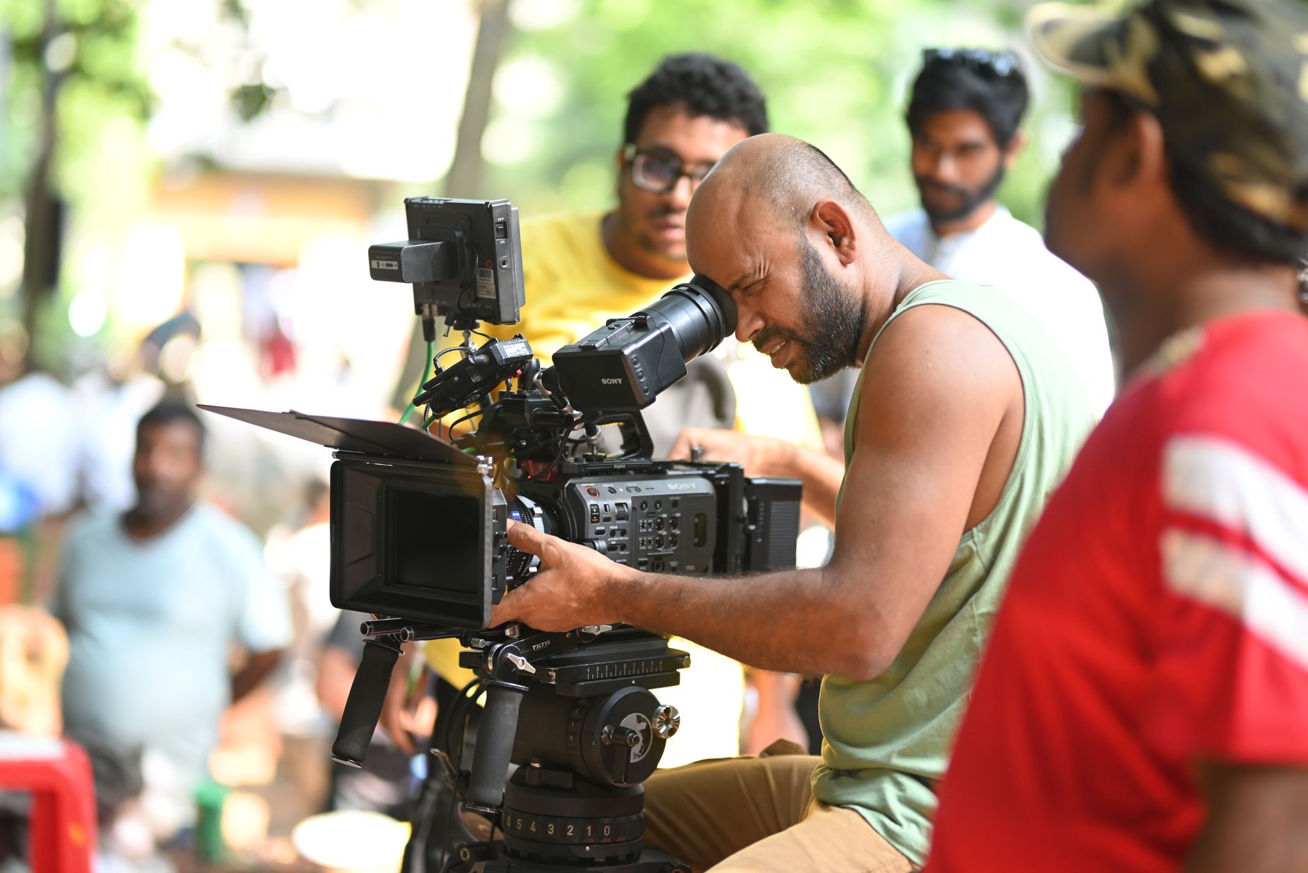 How Many Crew Members Does It Take to Make a Movie? - Featured image