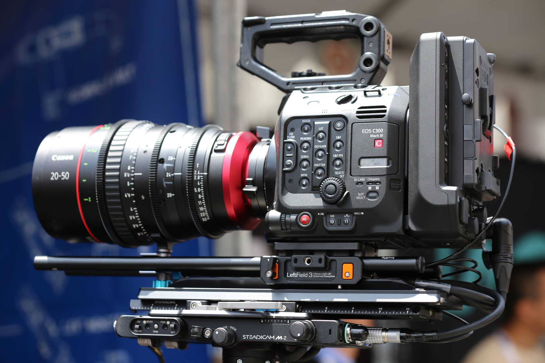 Movie Tech Guide: 4DX vs D-BOX: How the Two Motion-Seat Movie Formats Differ - Featured image