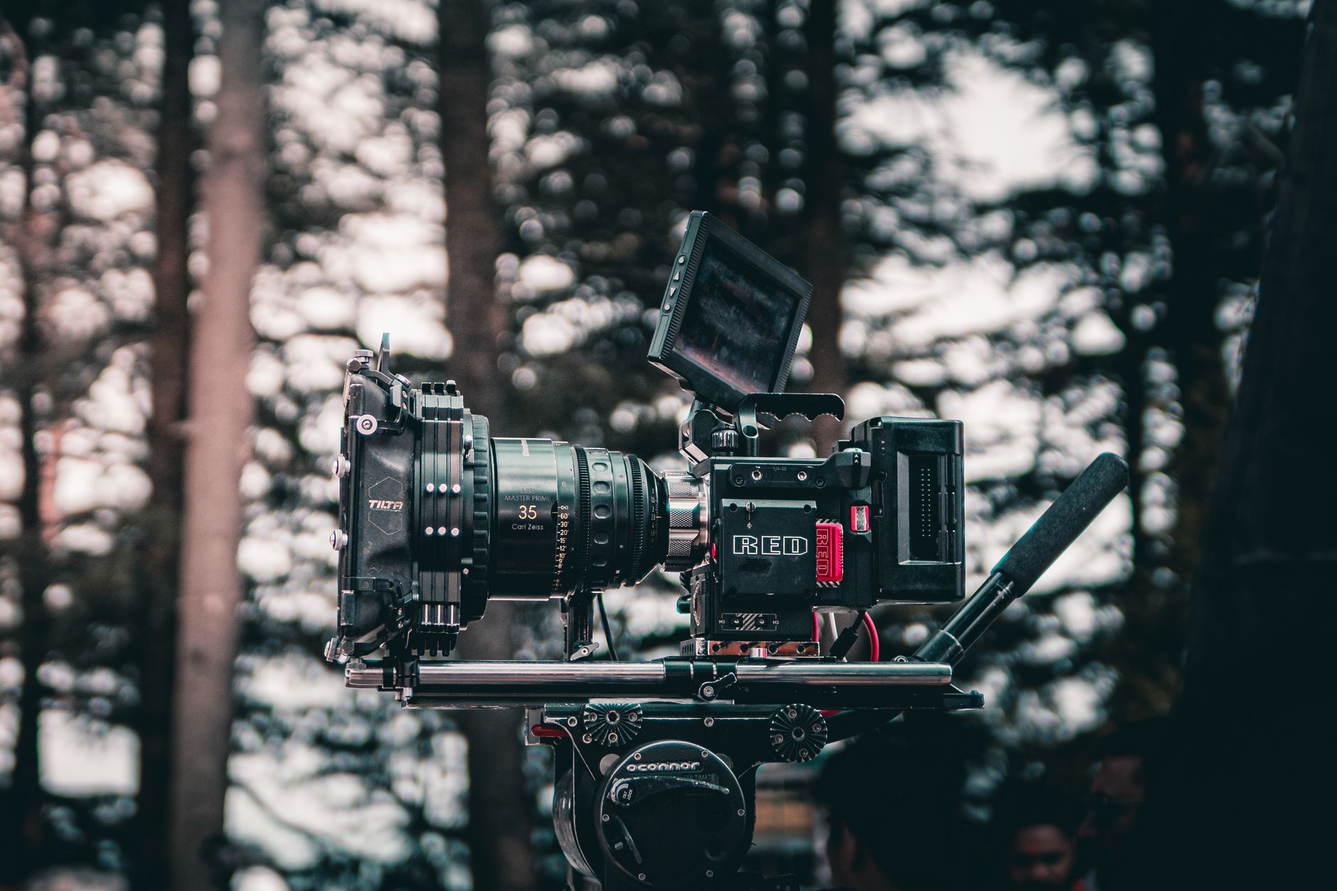 Movie Tech Guide: Filmmaker Mode Explained: Which TV Processing Does It Turn Off? - Featured image