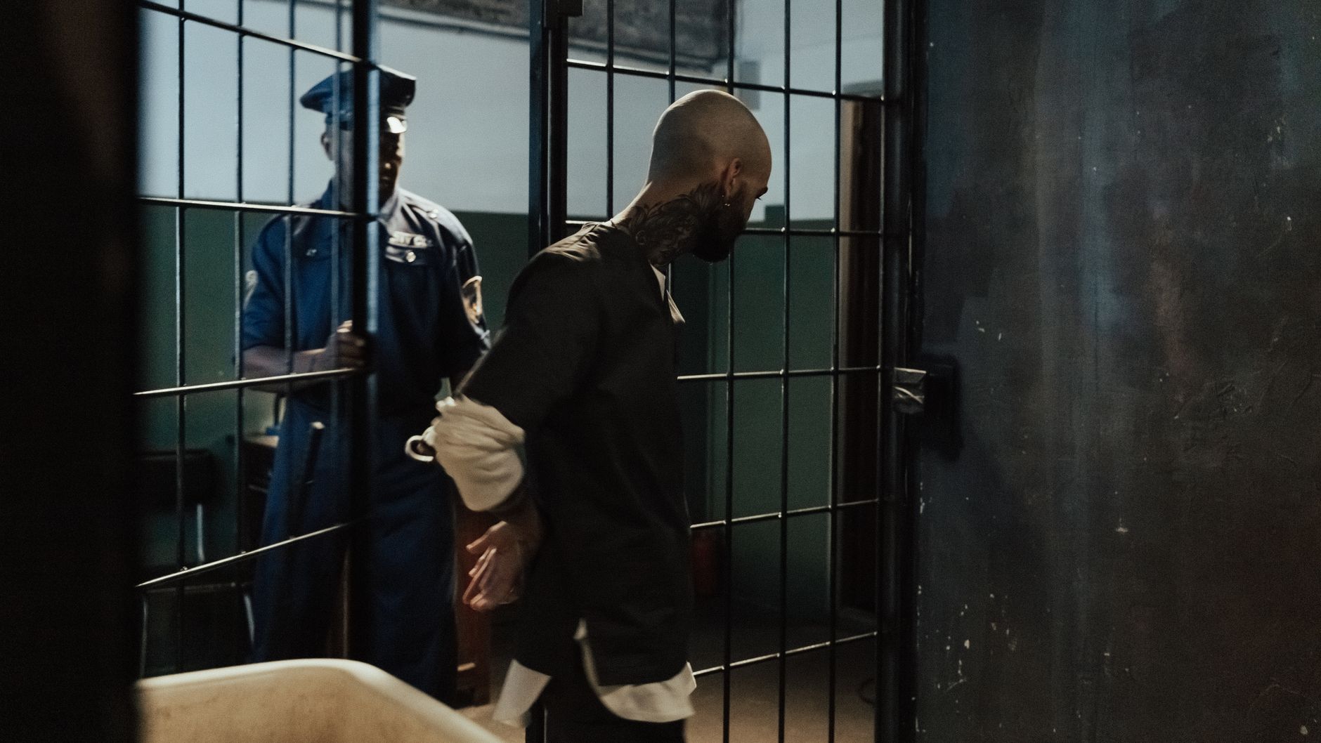 Prisoners (2013) Movie Plot and Ending Explained: What Happens and What It Means - Featured image